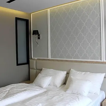 Merops Meszaros 4*