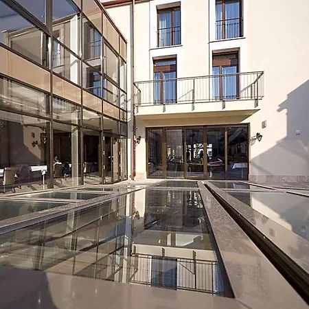 Merops Meszaros Hotel