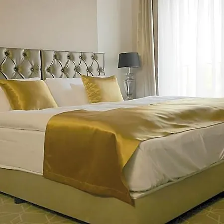 Merops Meszaros Hotel